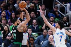 开云体育下载-凯尔特人队快速反击接连得手，制造对手压力