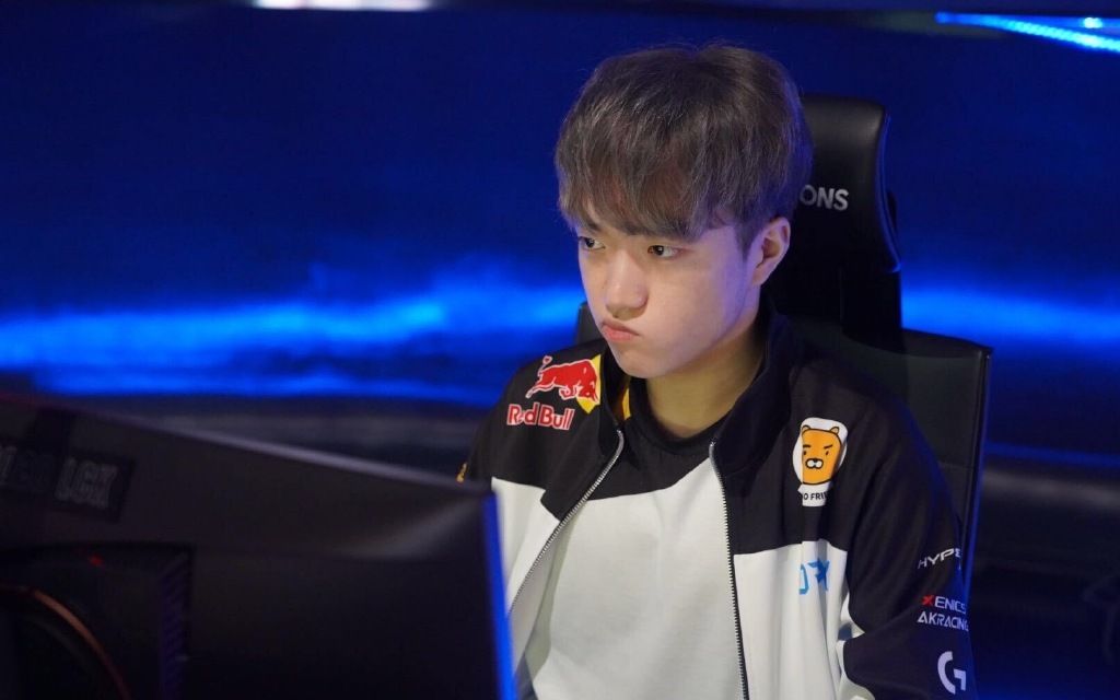 C9轻取DRX,Keria团战一打五四强赛2:0(上海) C9轻取DRX,Keria团战一打五四强赛2:0(上海)