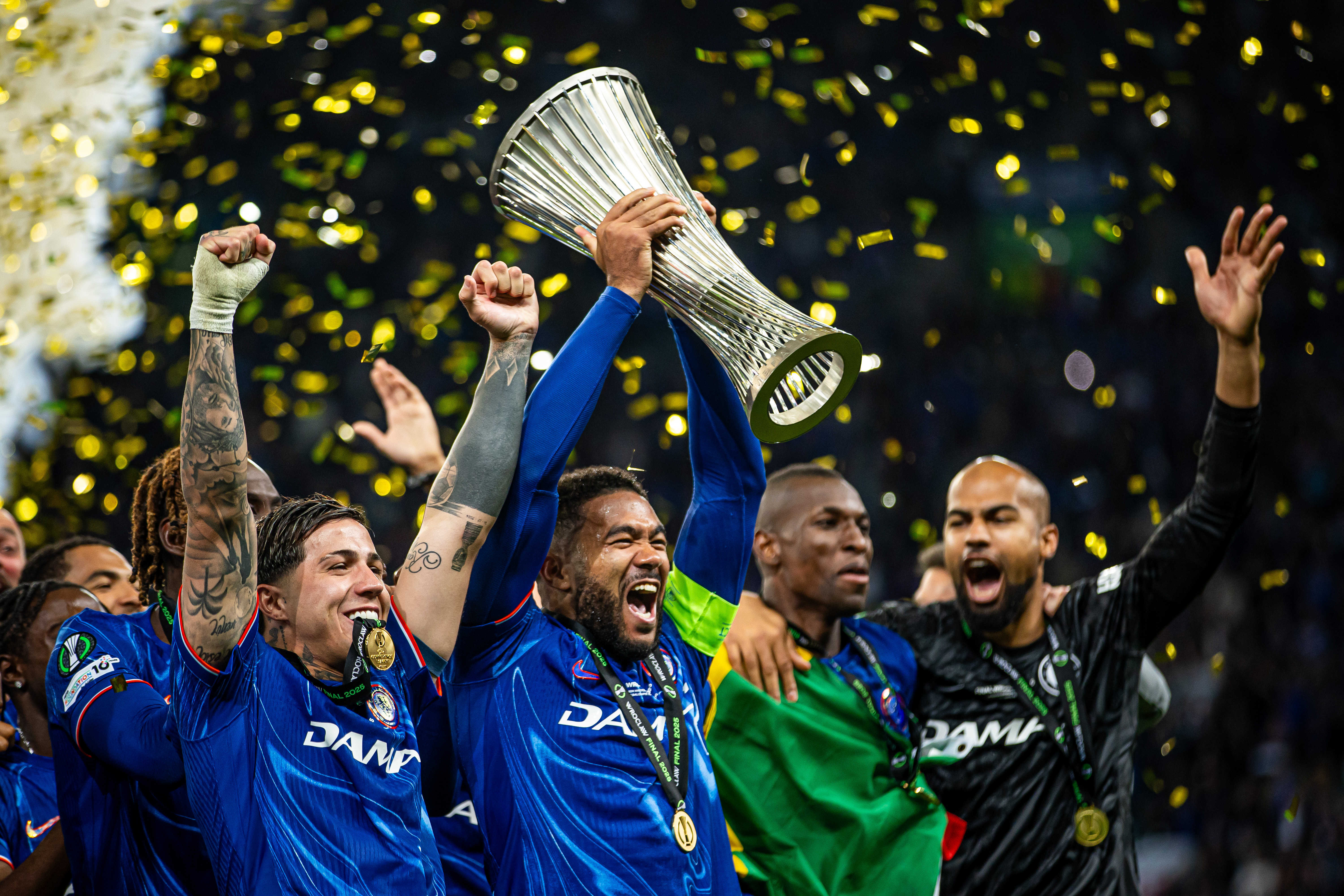 切尔西3比0战胜伯恩利,助力夺冠前景 切尔西3比0战胜伯恩利,助力夺冠前景