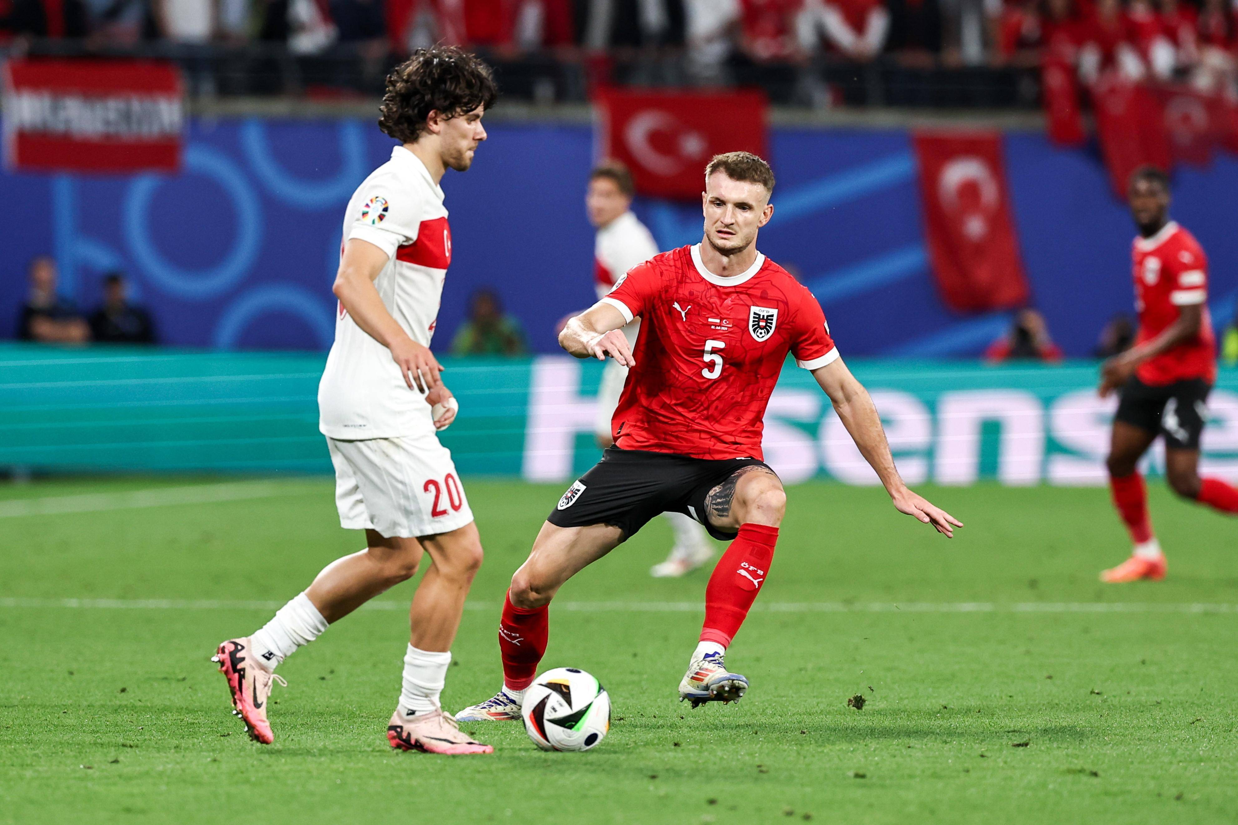 荷兰主场失利,被土耳其逆袭 荷兰主场失利,被土耳其逆袭