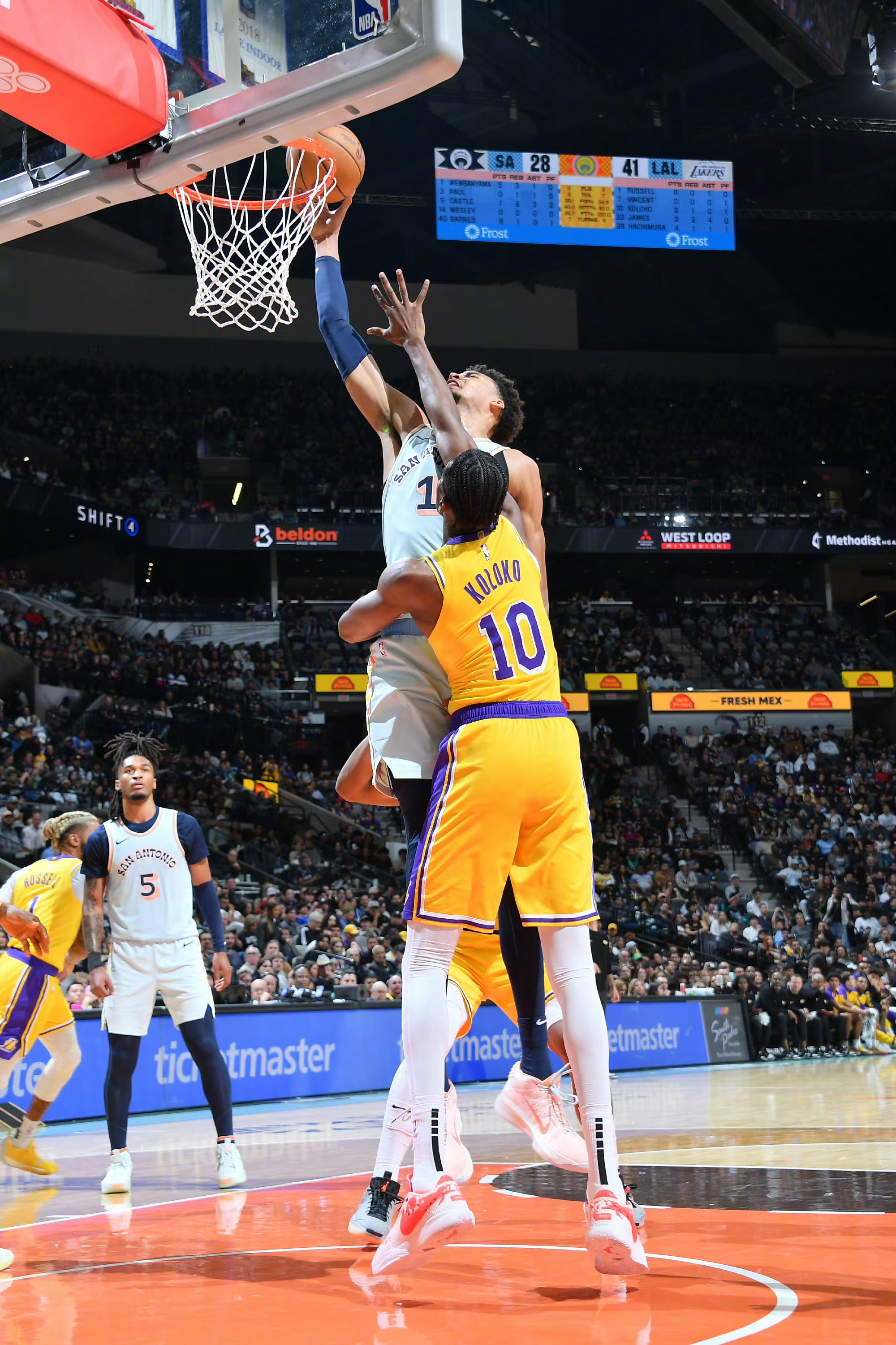 关于希腊男篮翻盘马刺,詹姆斯送出助攻的信息 关于希腊男篮翻盘马刺,詹姆斯送出助攻的信息