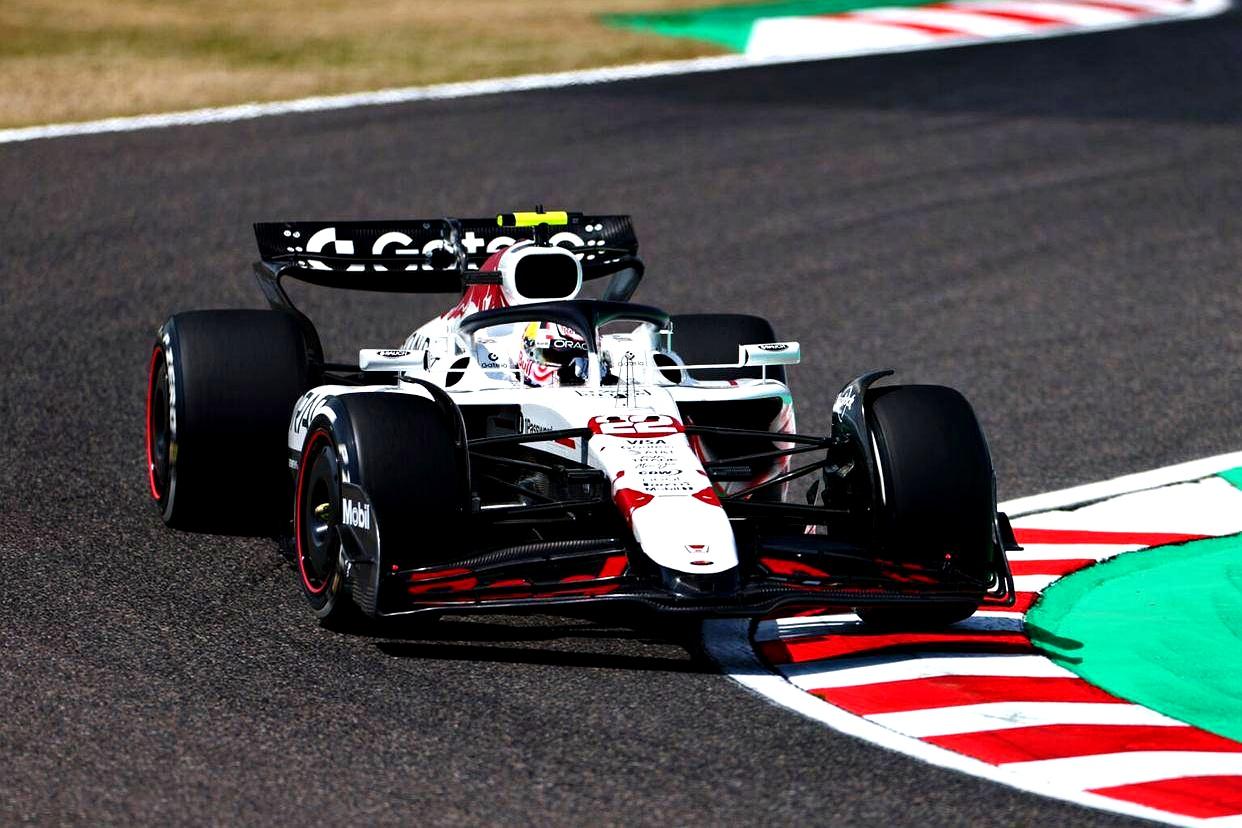 法拉利轻取红牛车队，塞恩斯带队取胜的简单介绍