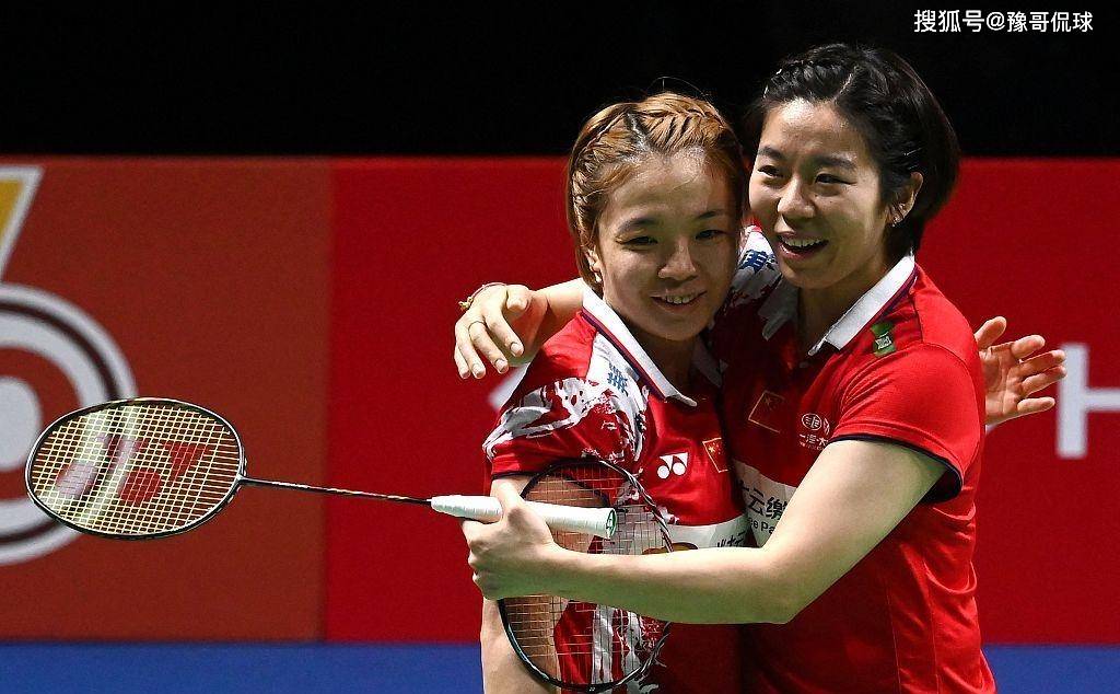 丹麦队完胜韩国队，黄鸭组合点燃赛场