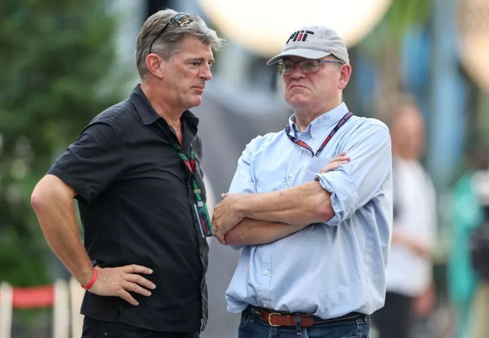 红牛二队完胜阿斯顿马丁，周冠宇扛起全队