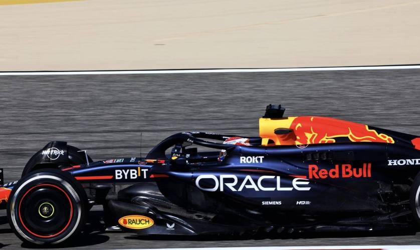 红牛车队鏖战雷诺车队，拉塞尔点燃赛场